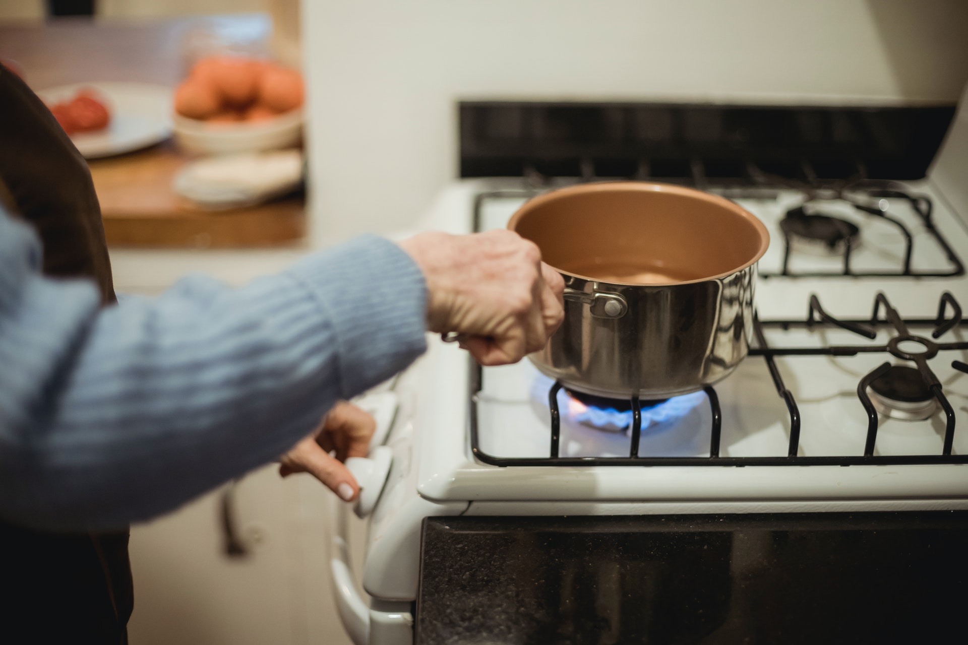 Saber cómo detectar una fuga de gas en tu cocina o caldera, puede salvarte la vida.