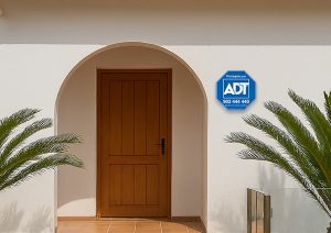 Seguridad para pisos turísticos: cómo proteger tu propiedad alquilada